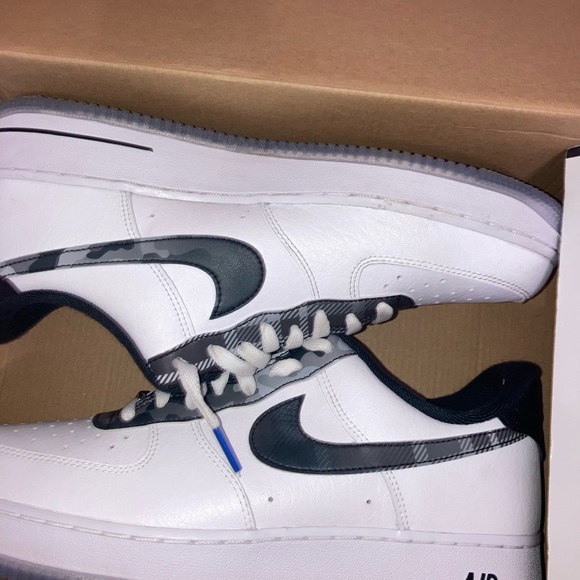 Air Force 1s - Picture 4 of 4